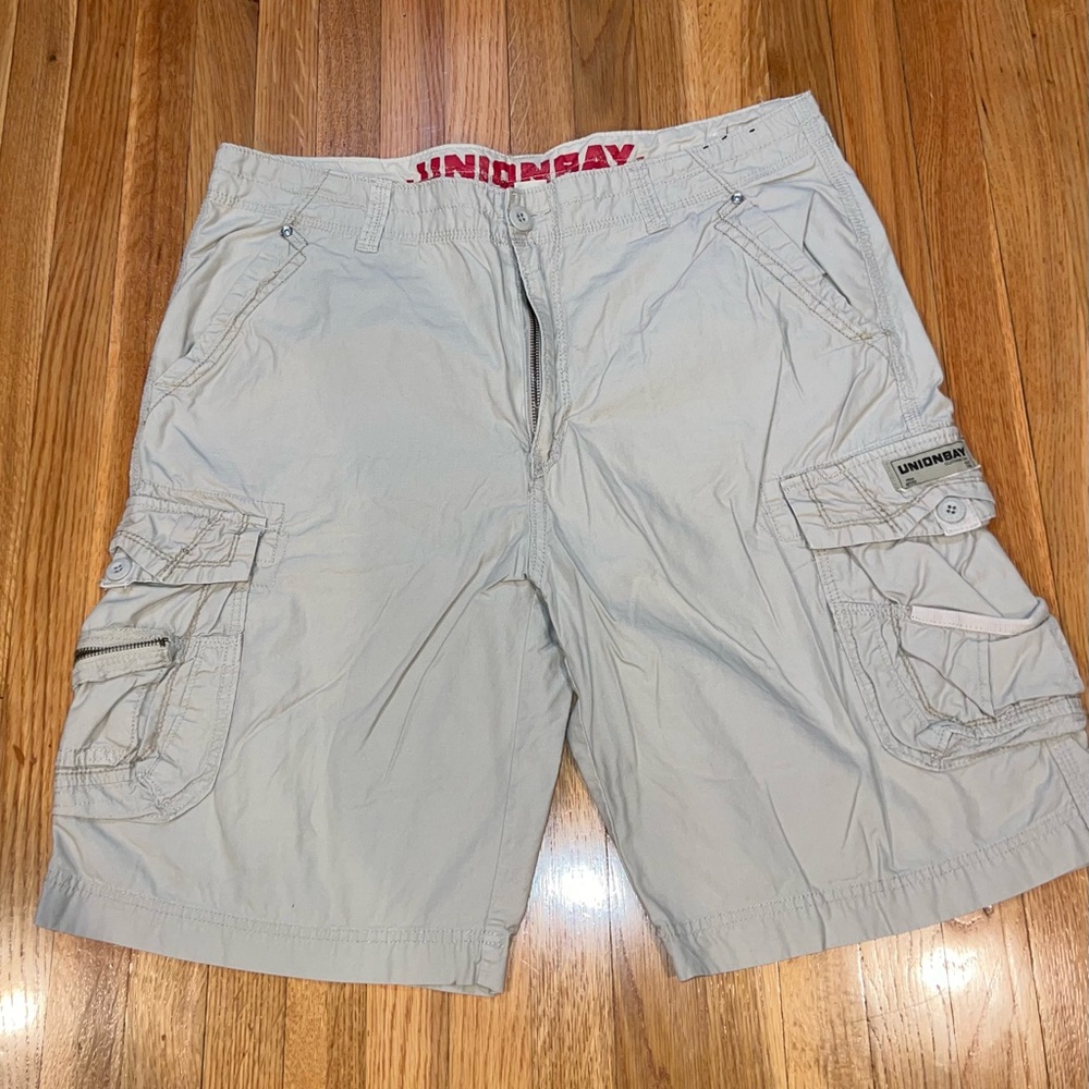 UNIONBAY Men's Light Tan Cargo Shorts
